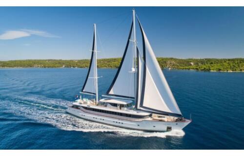 Motorsailer 