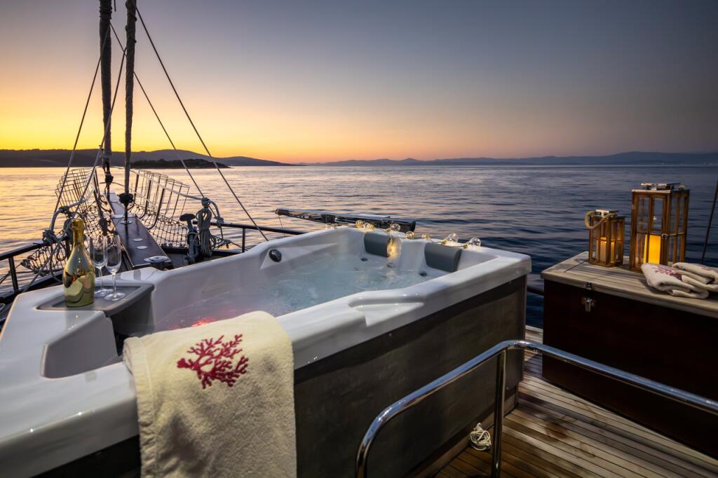 Gulet & Motor Sailer 