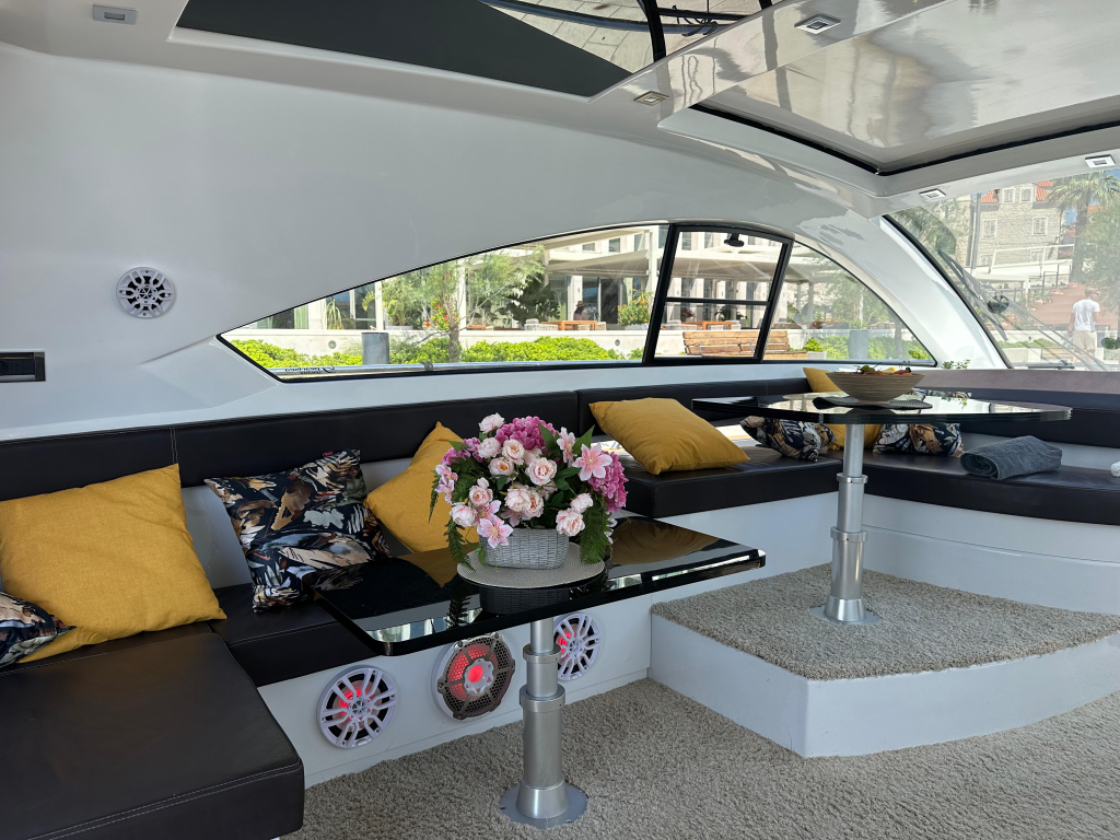 Motoryacht 