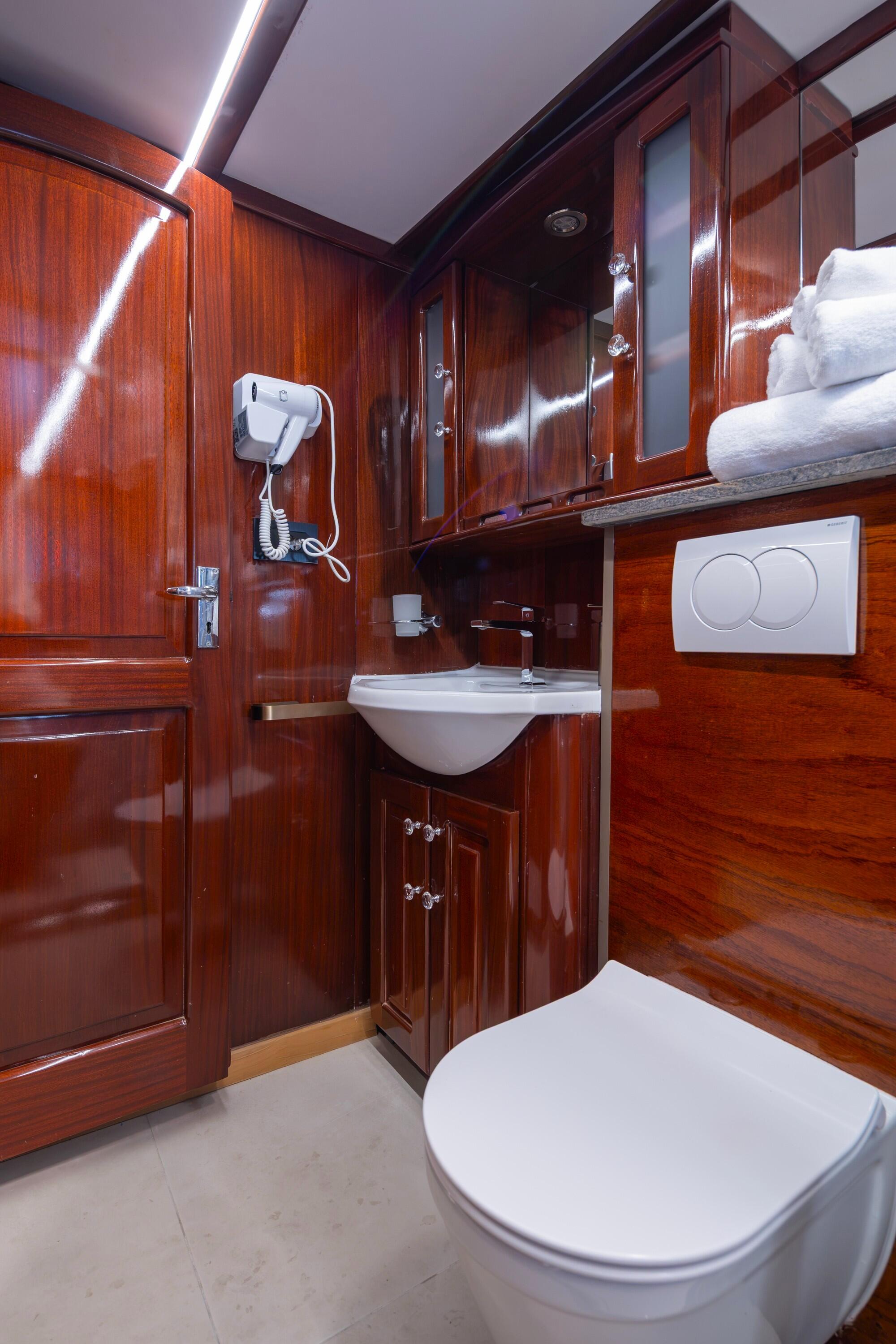 Gulet & Motor Sailer 