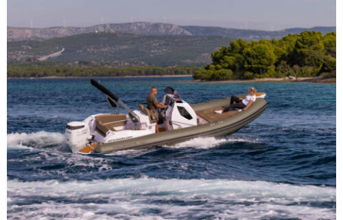 Rubber boat (R.I.B.) 