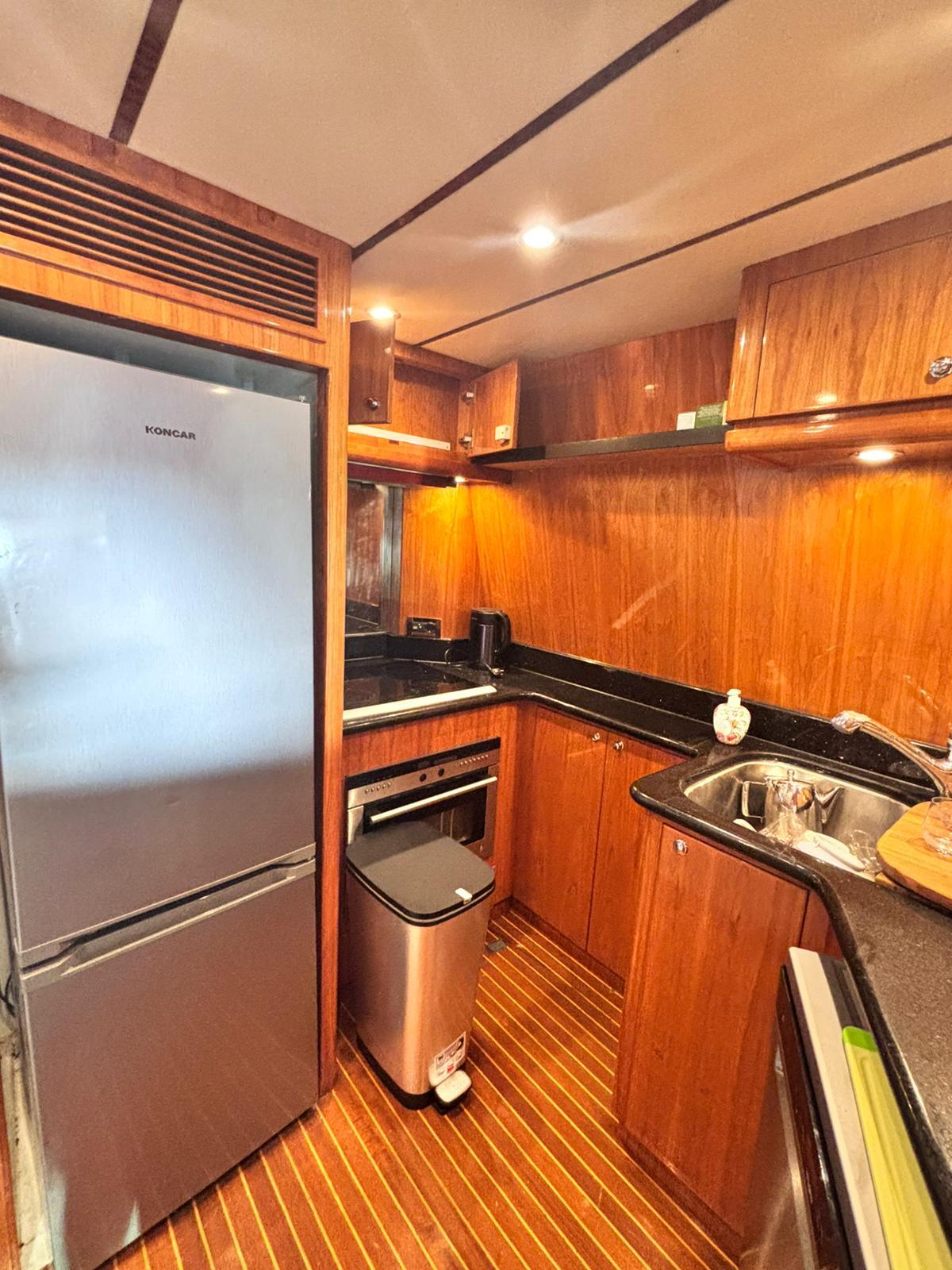 Luxury motor yacht 