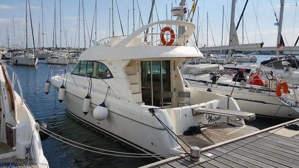 Motoryacht 
