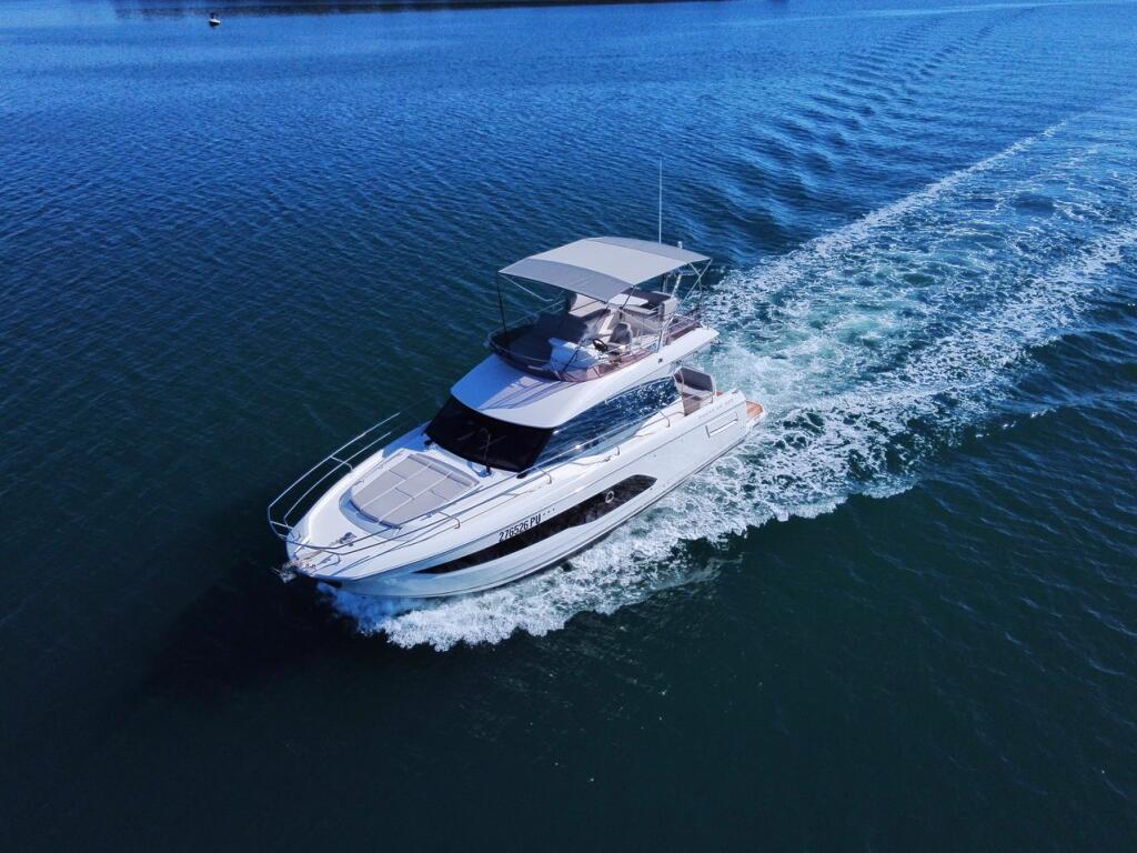 Motoryacht 