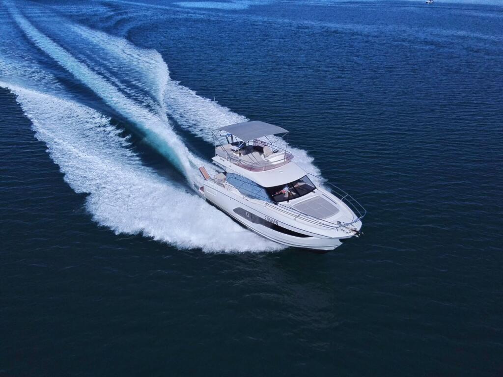 Motoryacht 