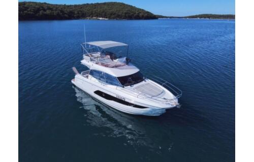 Motoryacht 