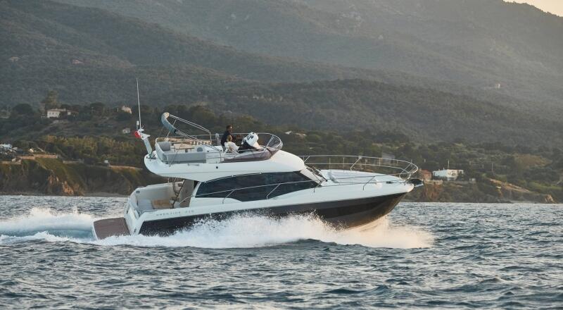Motoryacht 