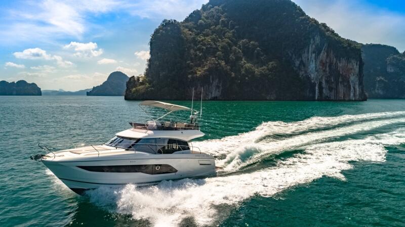 Motoryacht 