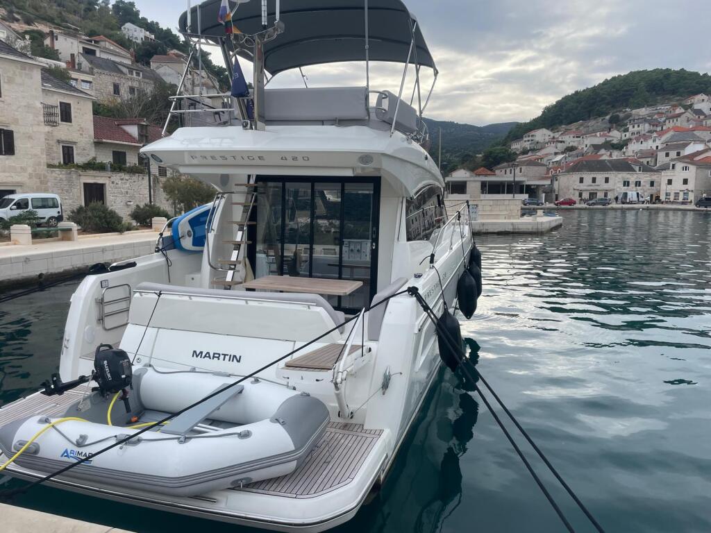 Motoryacht 