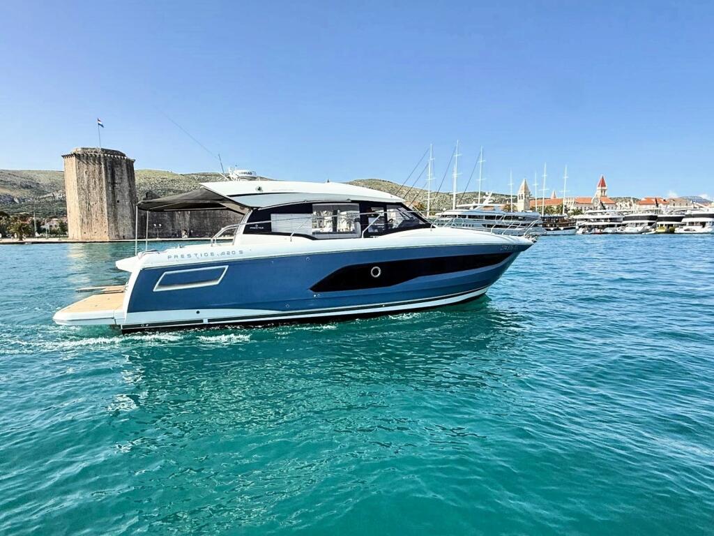 Motoryacht 