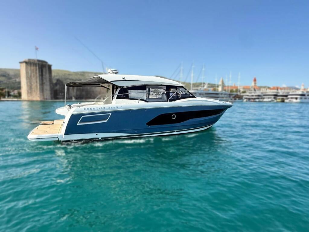 Motoryacht 