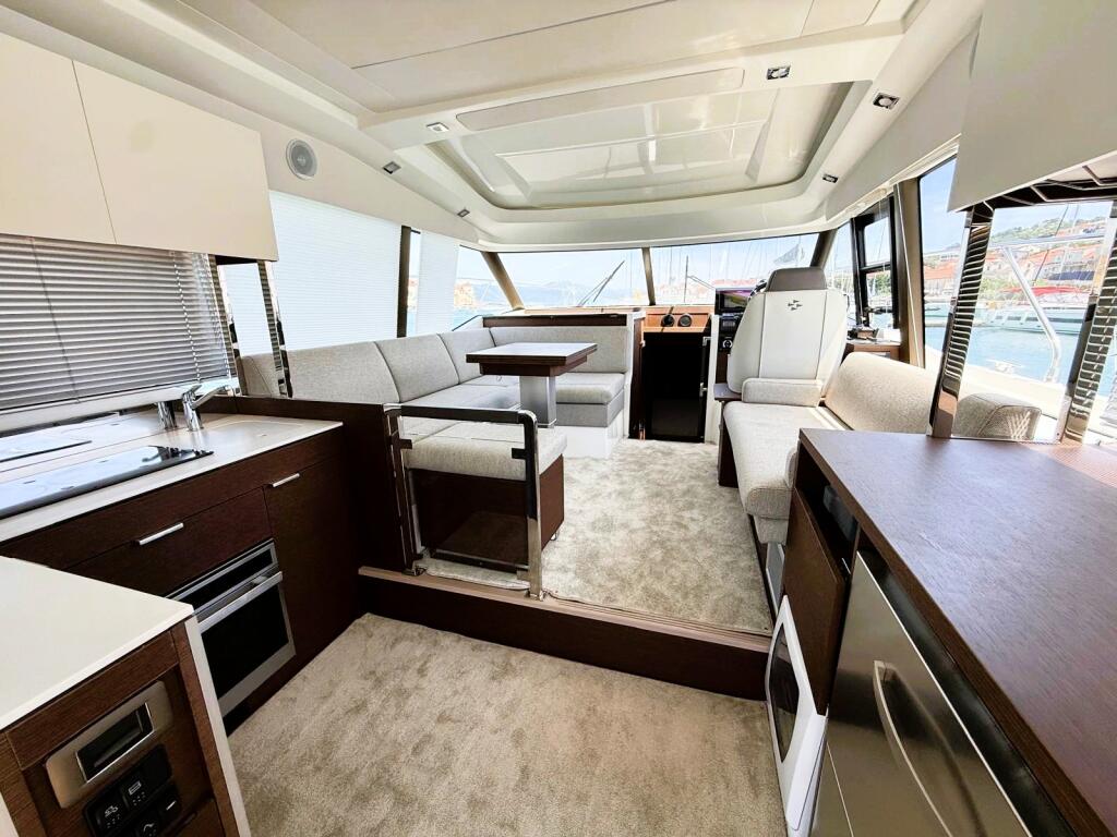 Motoryacht 