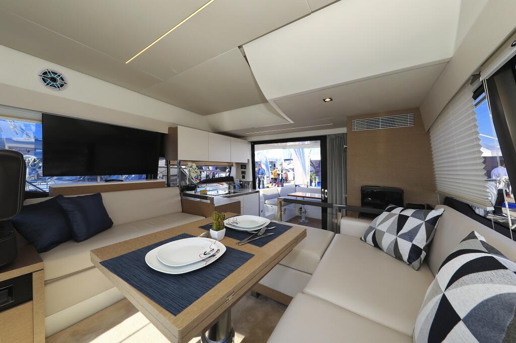Motoryacht 