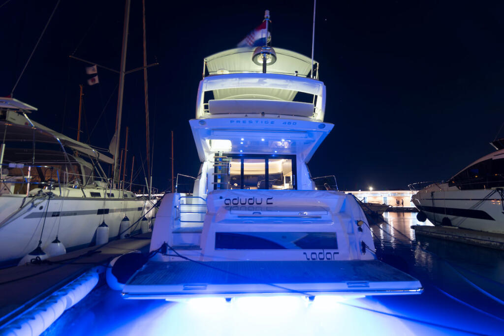 Motoryacht 