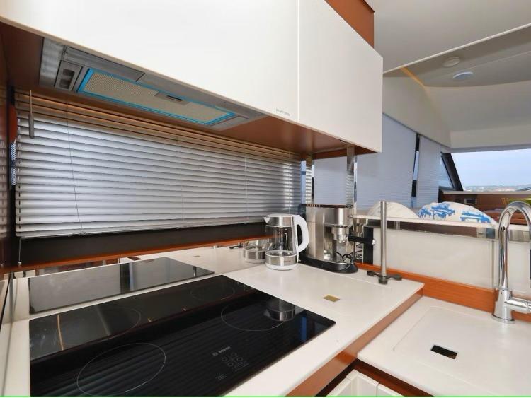 Motoryacht 