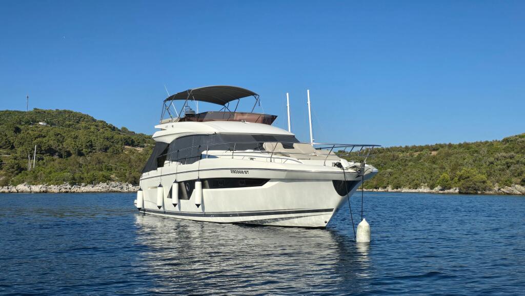 Motoryacht 