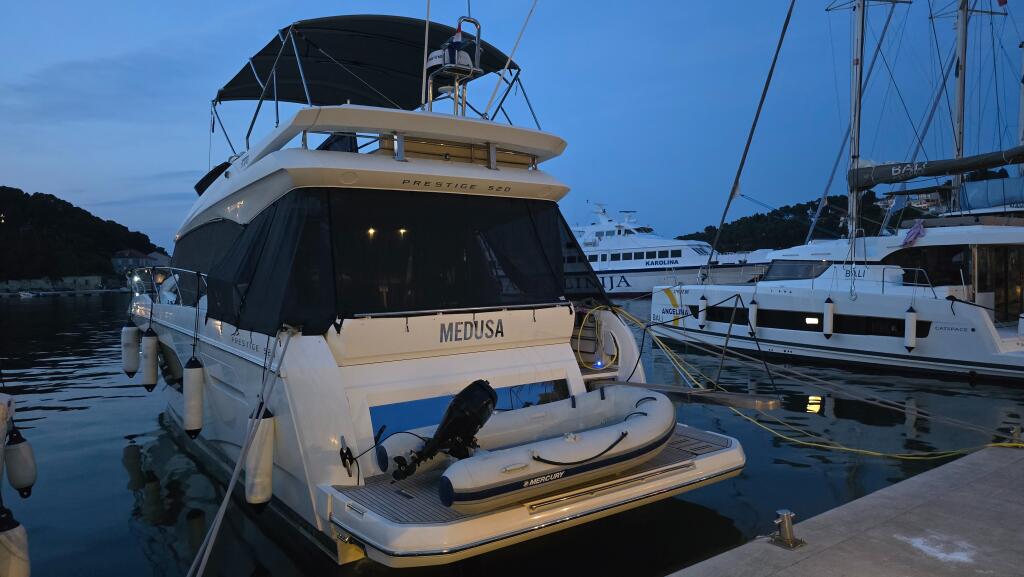 Motoryacht 