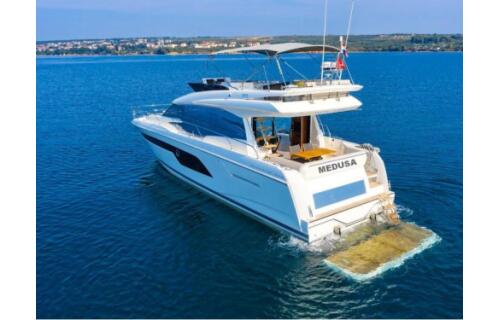 Motoryacht 