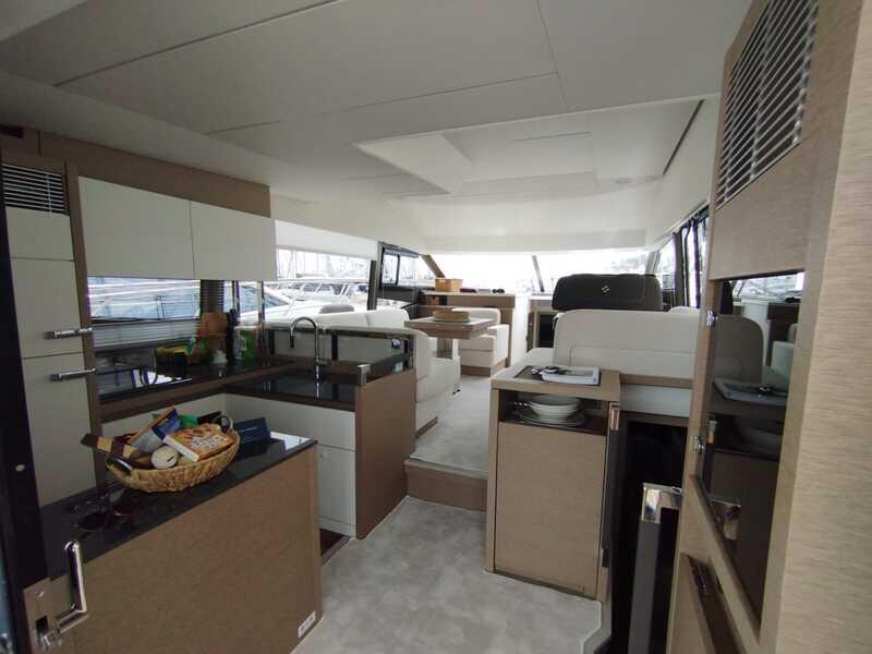 Motoryacht 