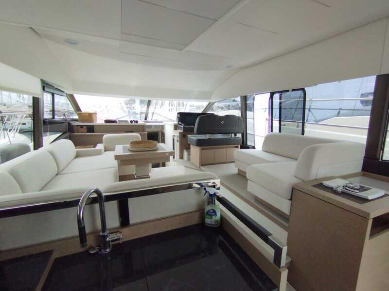Motoryacht 