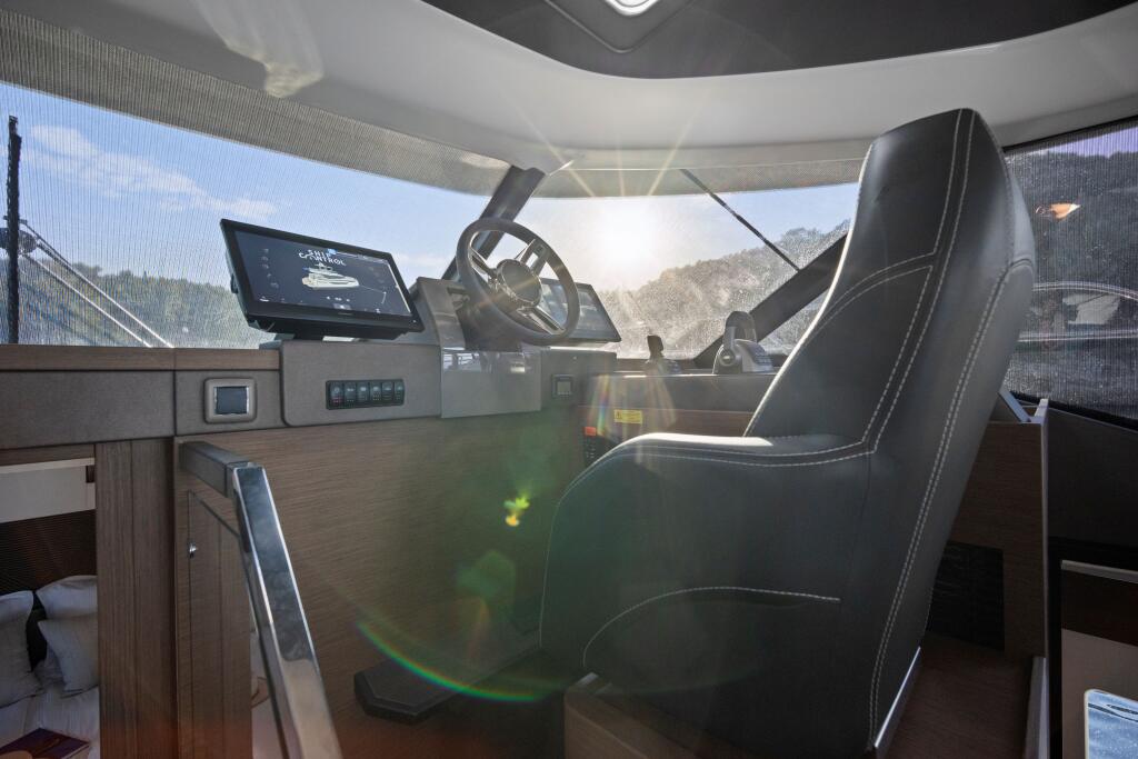 Power catamaran 