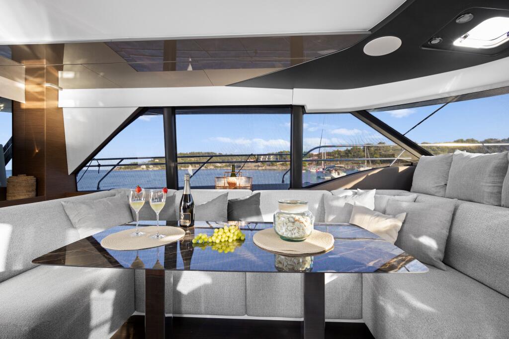 Power catamaran 