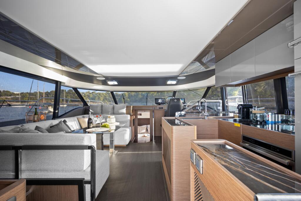 Power catamaran 