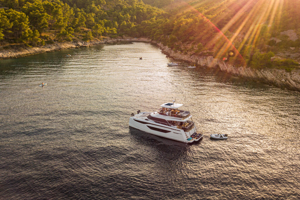 Power catamaran 