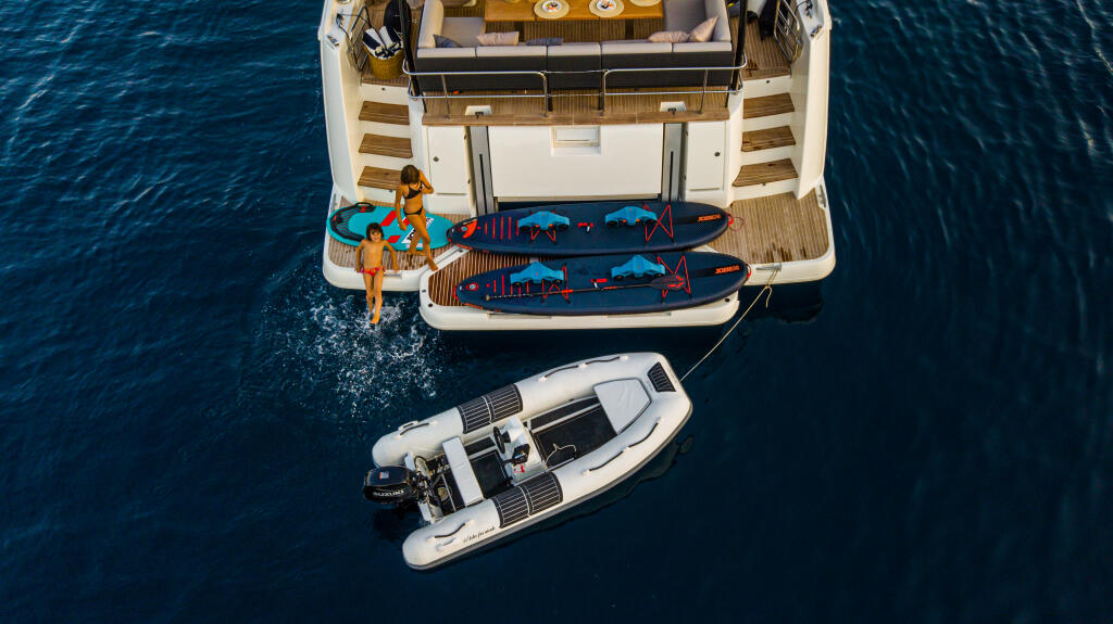 Power catamaran 
