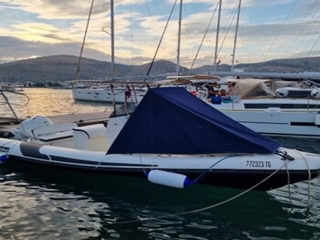 Schlauchboot 