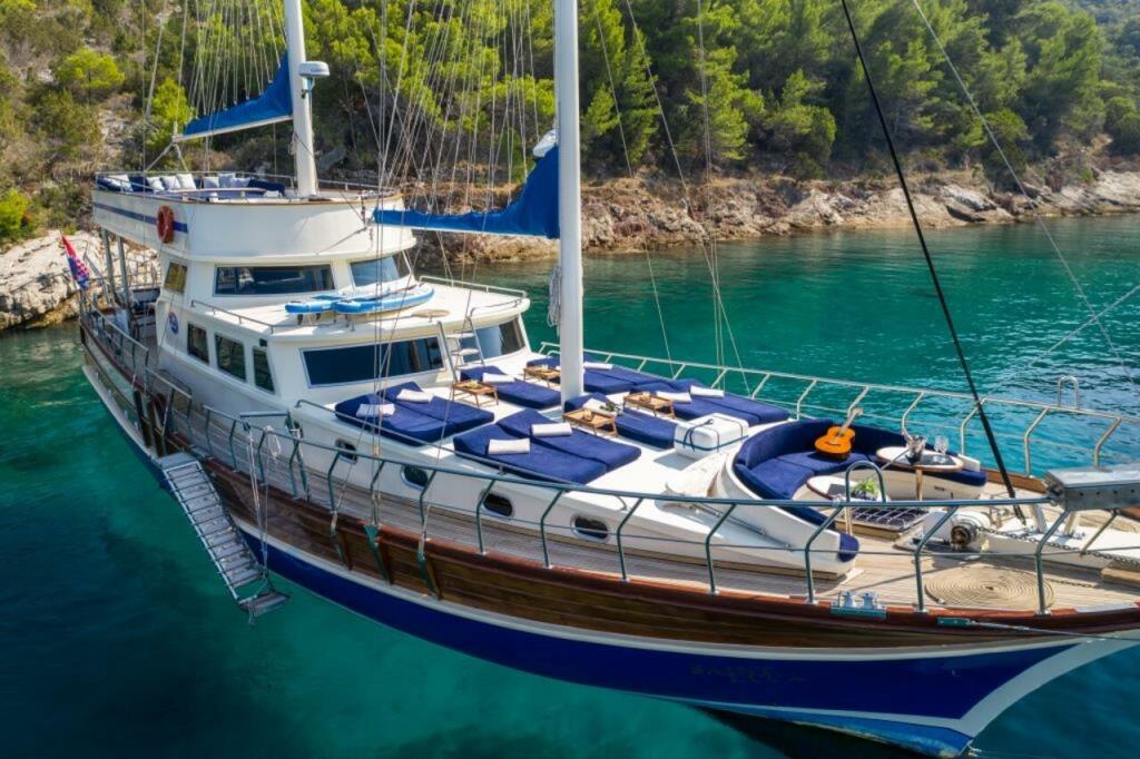 Gulet & Motor Sailer 