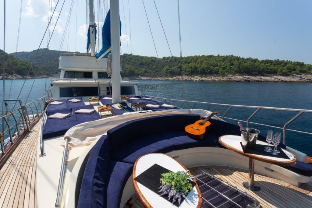 Gulet & Motor Sailer 