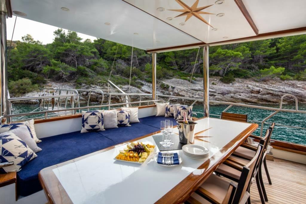 Gulet & Motor Sailer 