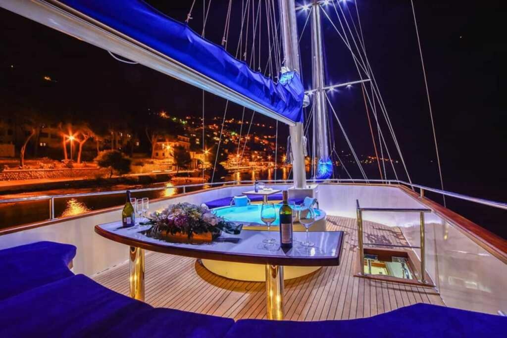 Gulet & Motor Sailer 