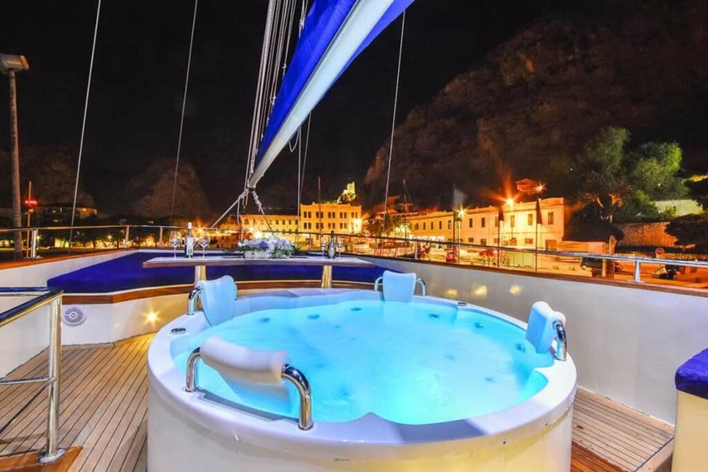 Gulet & Motor Sailer 