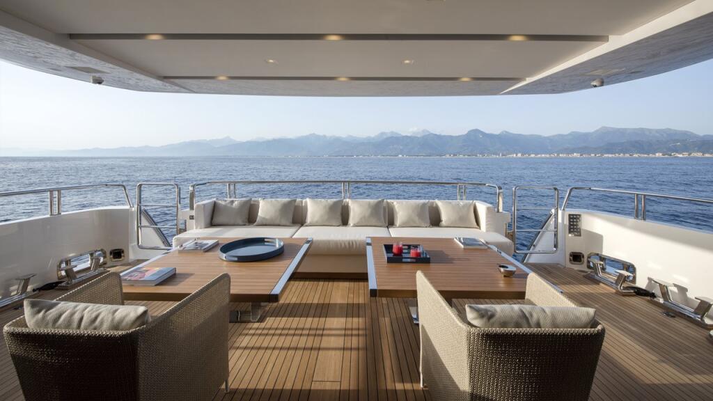 Luxury motor yacht 