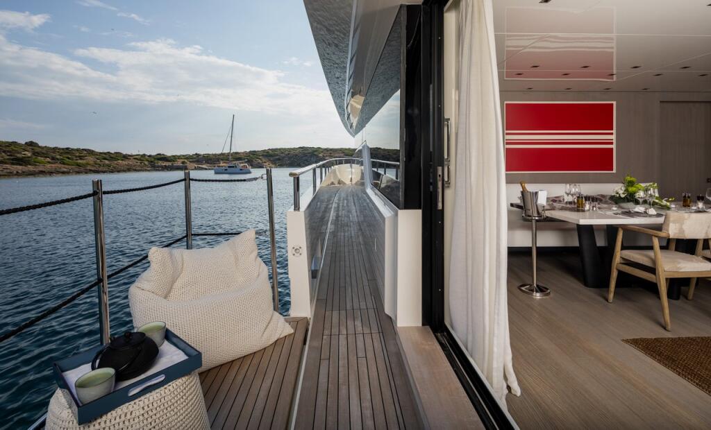 Luxury motor yacht 