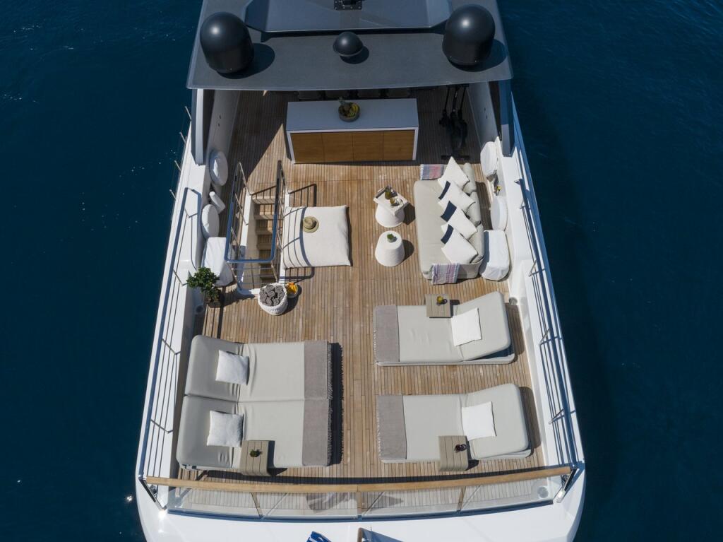 Luxury motor yacht 