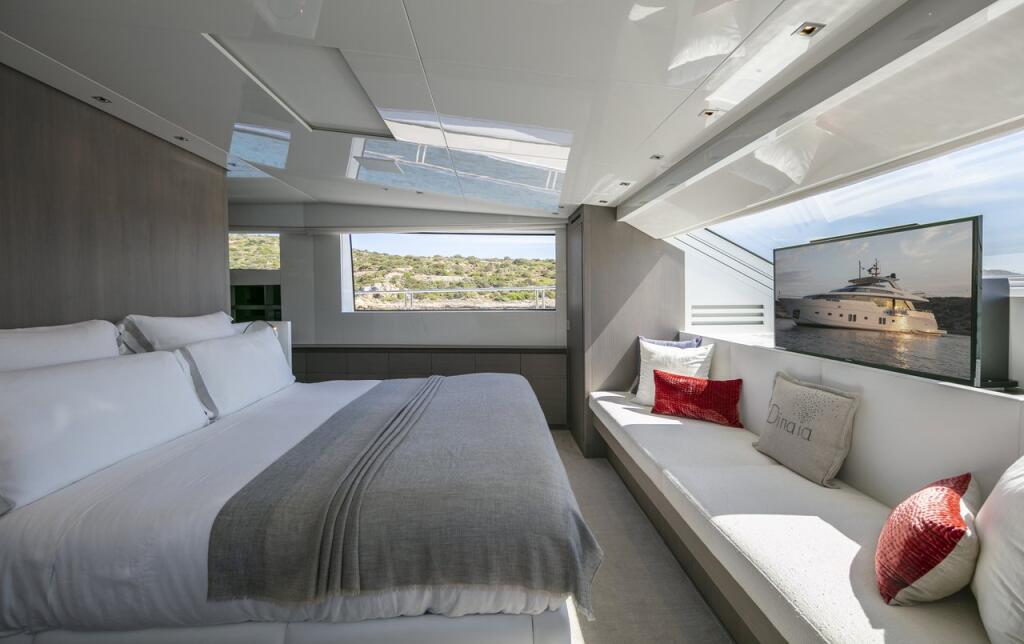 Luxury motor yacht 