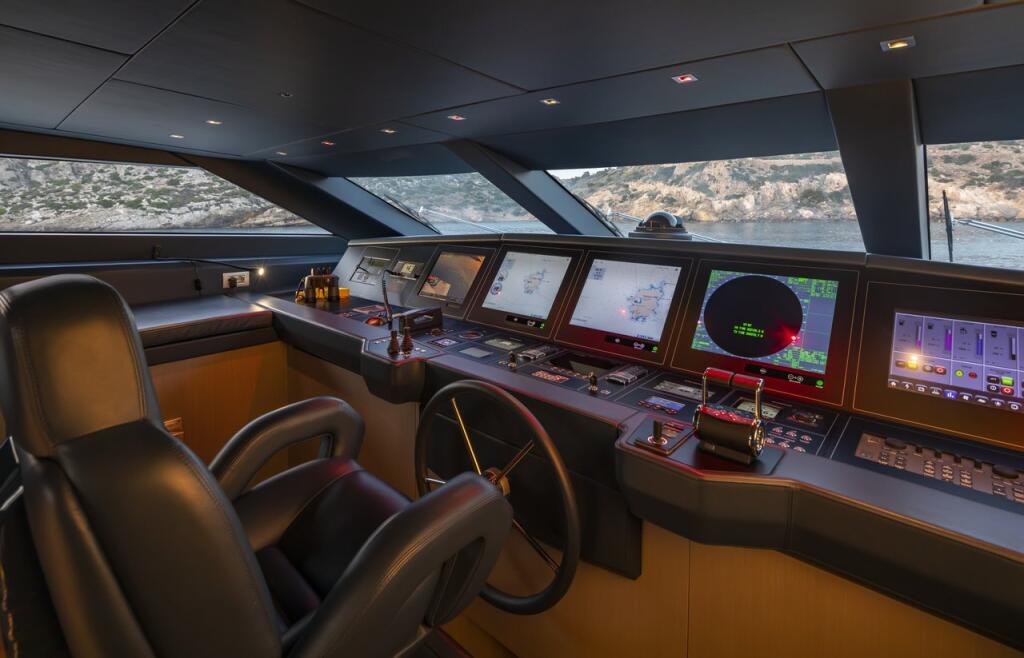 Luxury motor yacht 