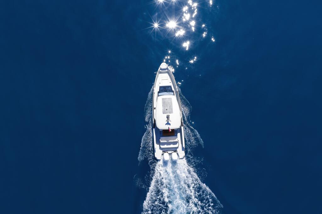 Motor boat 
