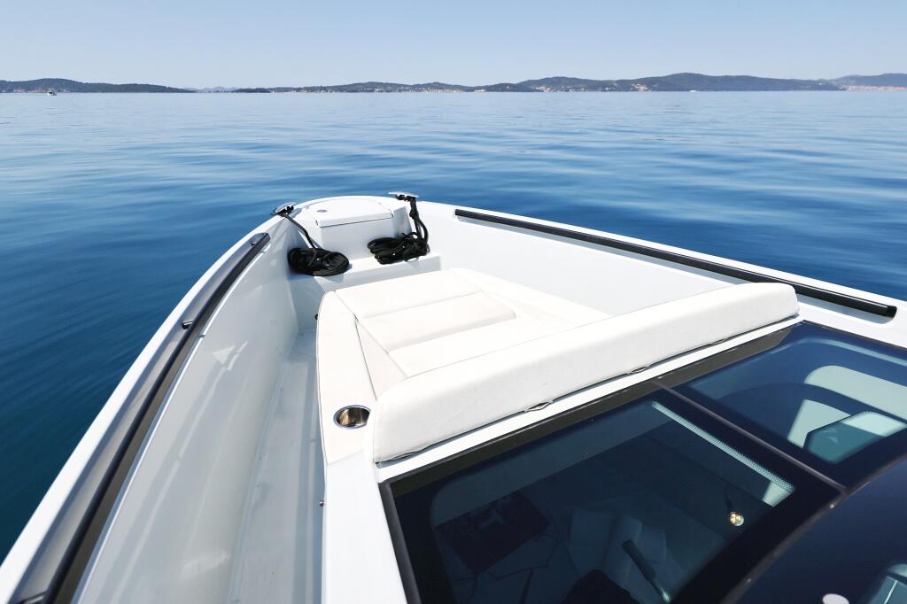 Motor boat 
