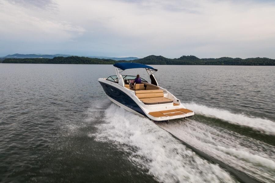 Motor boat 