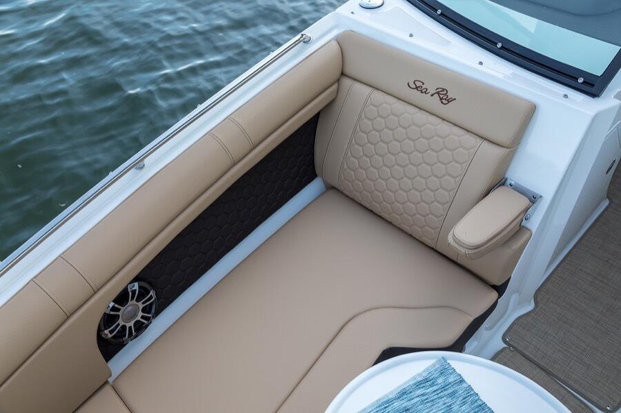 Motor boat 