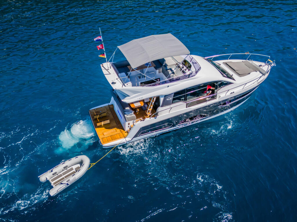 Motoryacht 