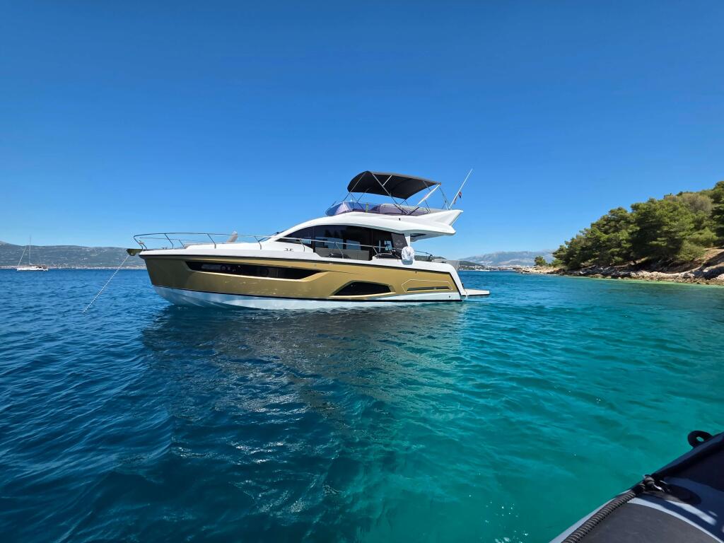 Motoryacht 