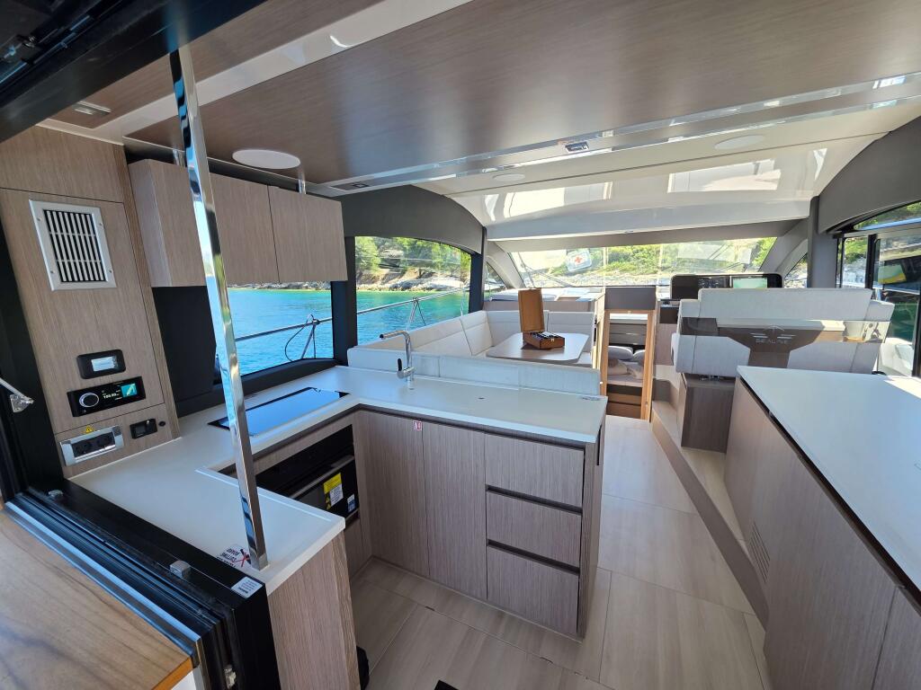 Motoryacht 