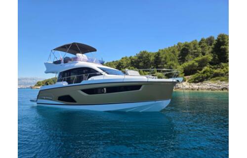 Motoryacht 
