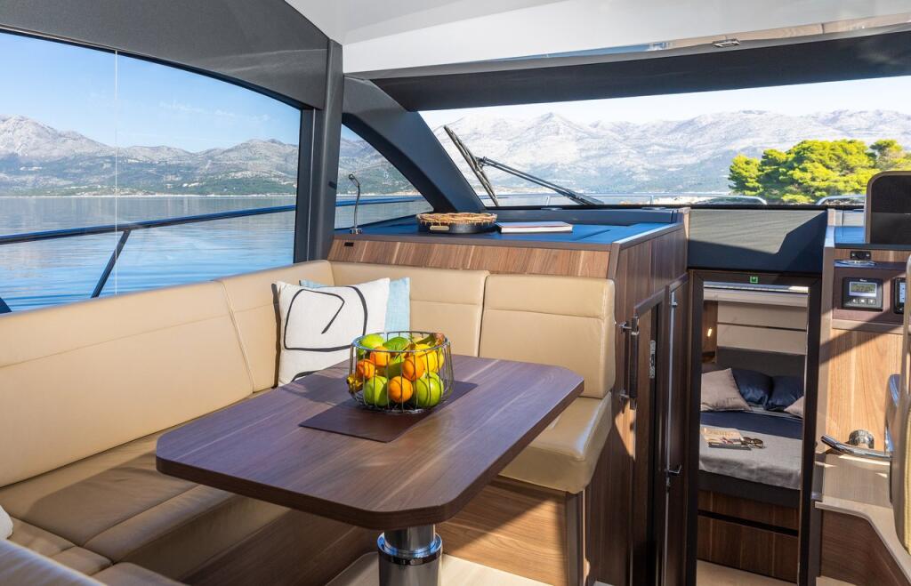 Motoryacht 