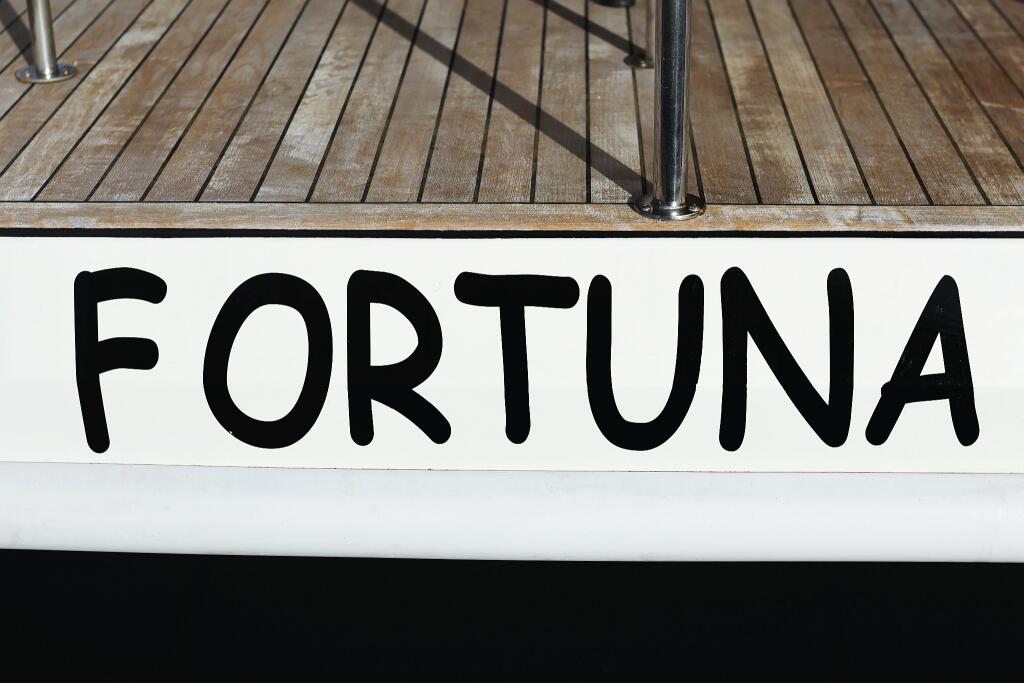 Motor yacht 